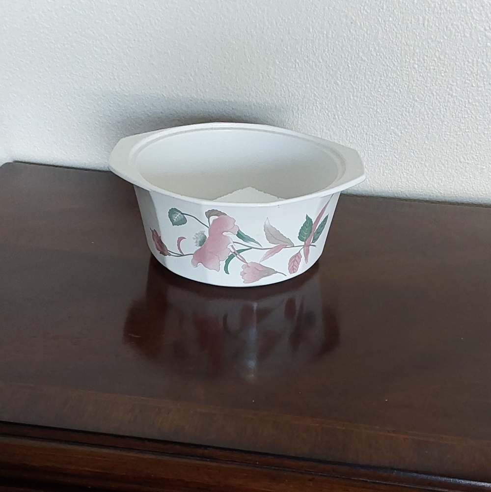 Mikasa Fire & Ice White Ceramicm‎ 5 Quart Casserol